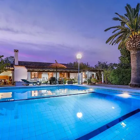 Βίλα Lovely 3 Bedroom Close To By Renthousing Pollença