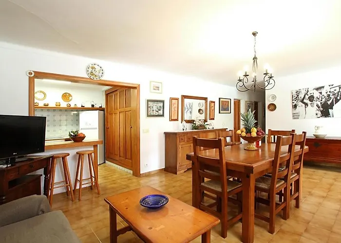 Villa Paparri Lovely 3 Bedroom Close To By Renthousing Pollença