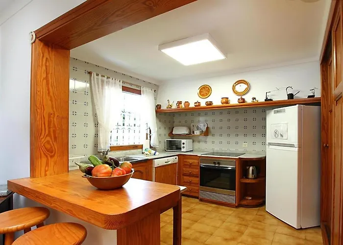 Villa Paparri Lovely 3 Bedroom Close To By Renthousing Pollença