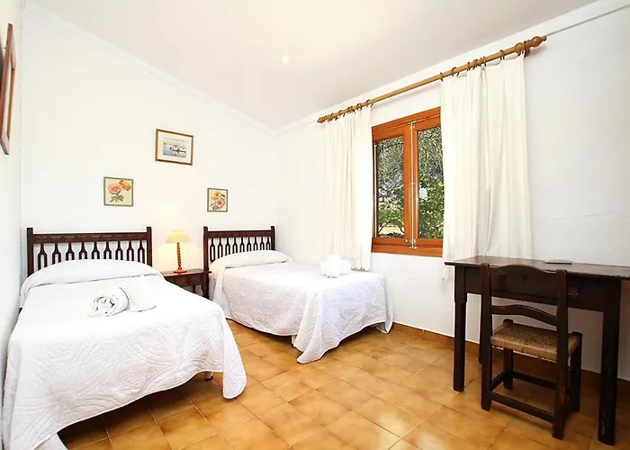 Villa Paparri Lovely 3 Bedroom Close To By Renthousing